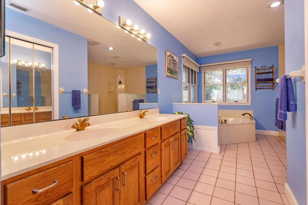10350 LAKE LOUISA ROAD Clermont, FL 34711