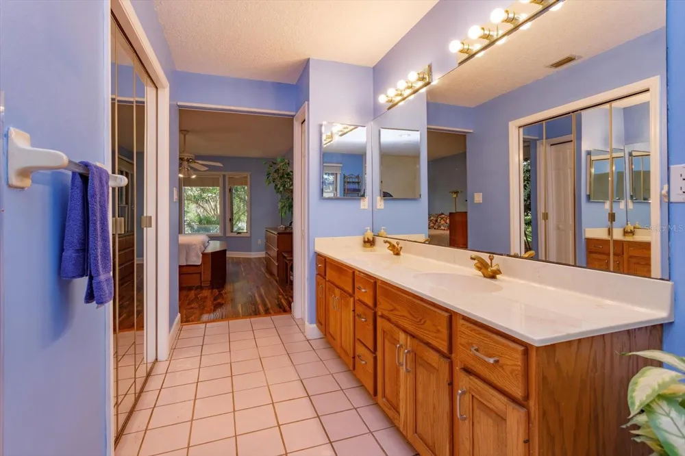 10350 LAKE LOUISA ROAD Clermont, FL 34711