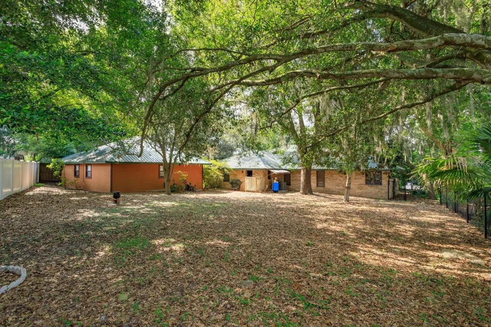10350 LAKE LOUISA ROAD Clermont, FL 34711