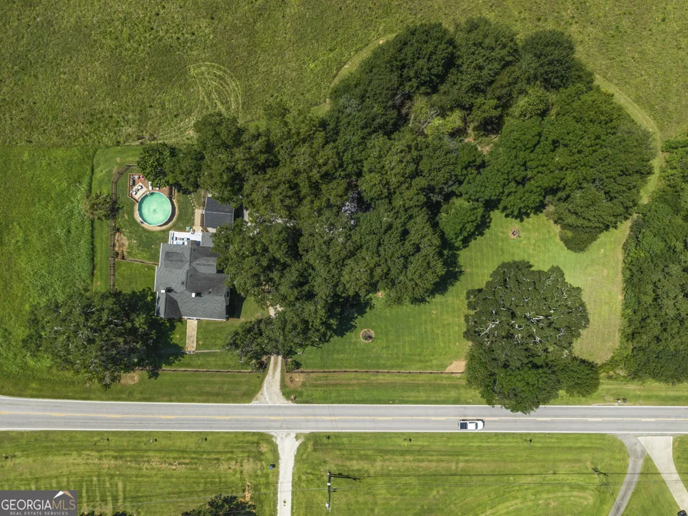 2852 Dixie RD Covington, GA 30014