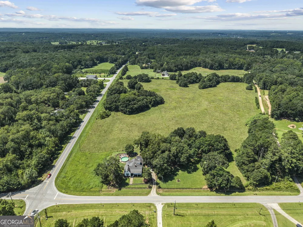 2852 Dixie RD Covington, GA 30014