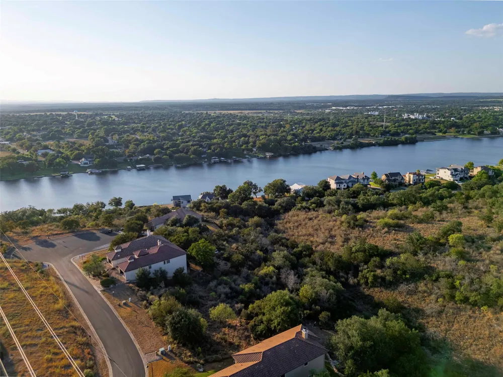 4 Bendito Way Drive Marble Falls, TX 78654