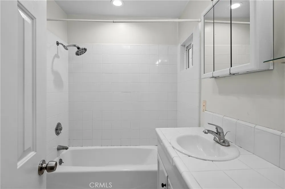 3008 Highland Manhattan Beach, CA 90266