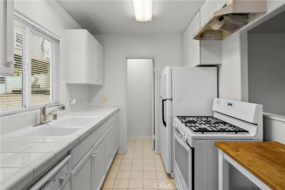 3008 Highland Manhattan Beach, CA 90266