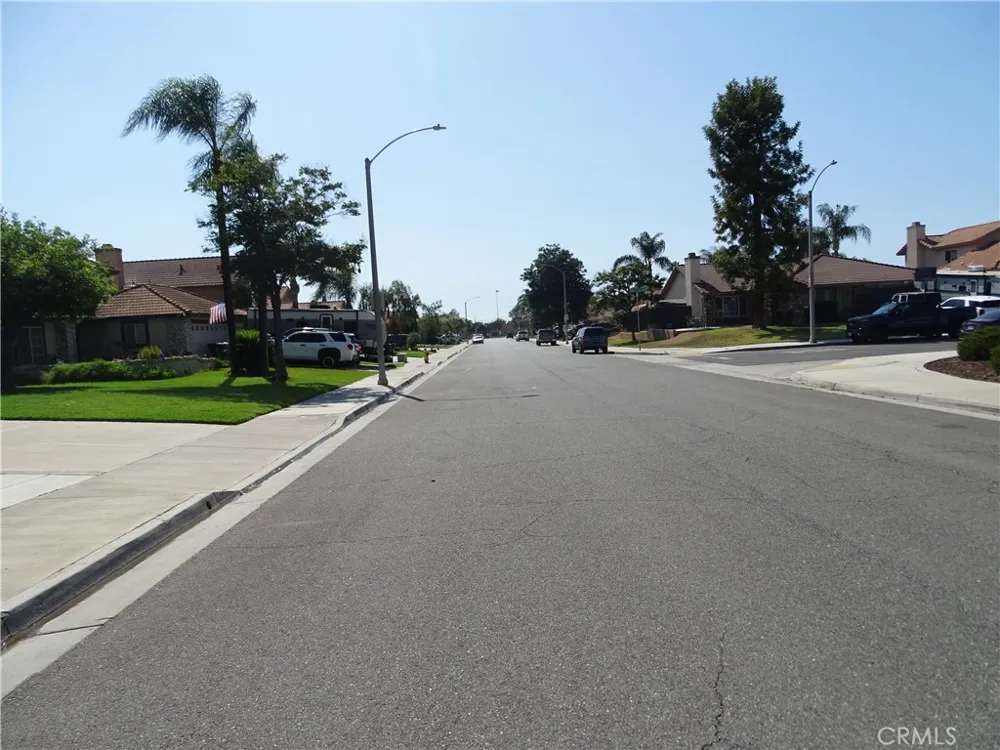 20311 Edmund Road Riverside, CA 92508