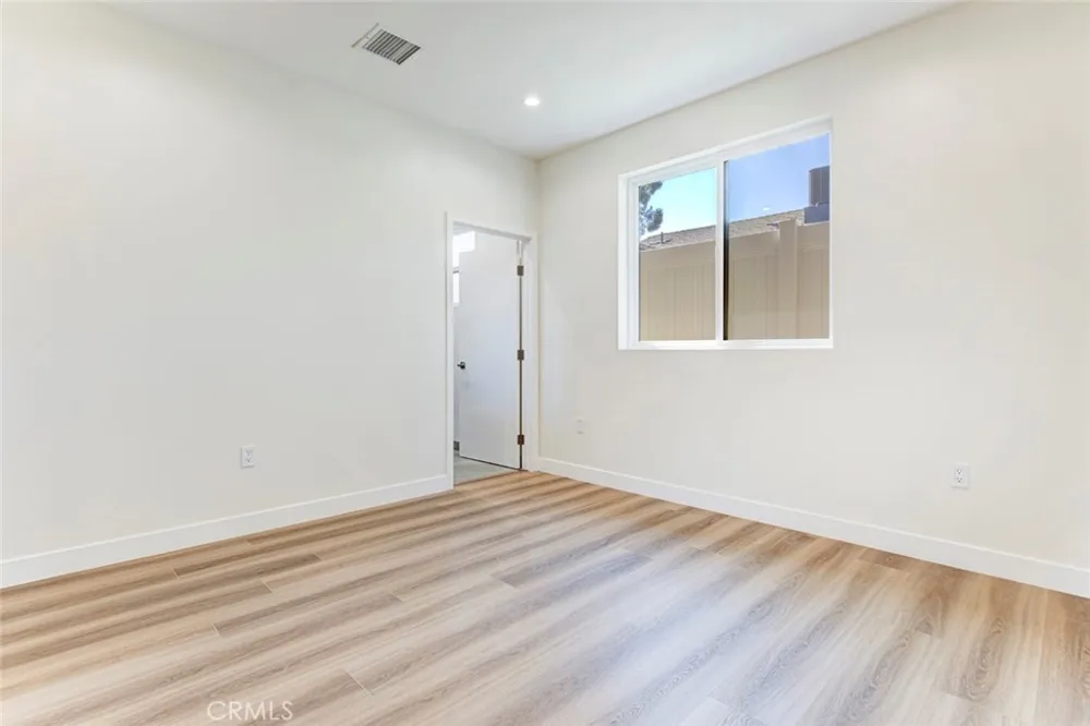 16859 Chatsworth Street Granada Hills, CA 91344