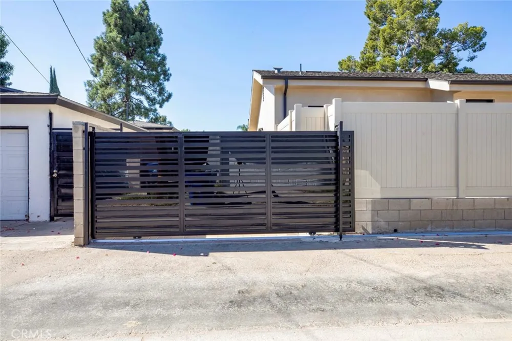 16859 Chatsworth Street Granada Hills, CA 91344
