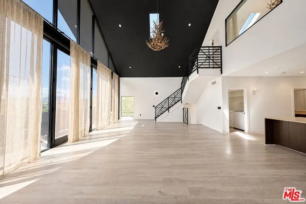 2230 Glendale Boulevard Los Angeles, CA 90039