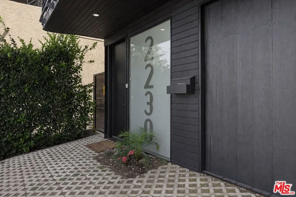 2230 Glendale Boulevard Los Angeles, CA 90039