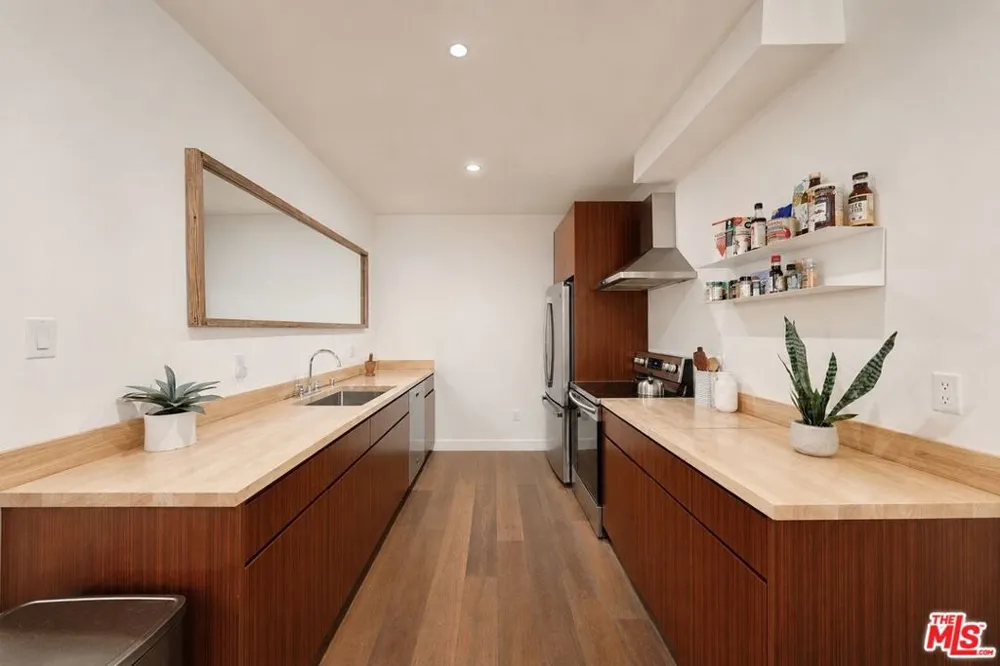 2230 Glendale Boulevard Los Angeles, CA 90039