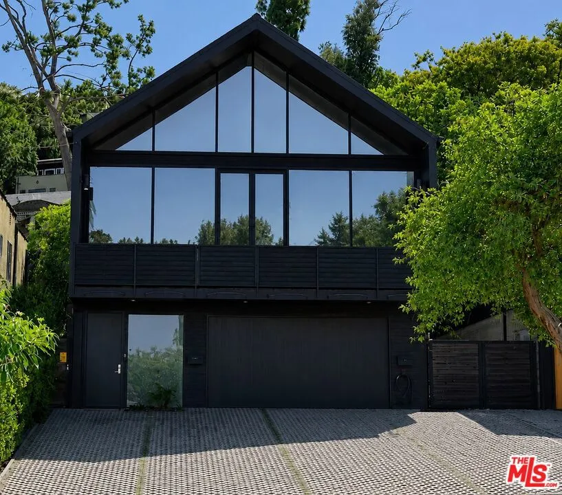 2230 Glendale Boulevard Los Angeles, CA 90039