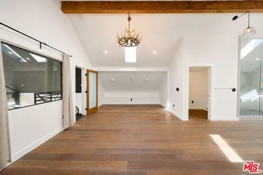 2230 Glendale Boulevard Los Angeles, CA 90039