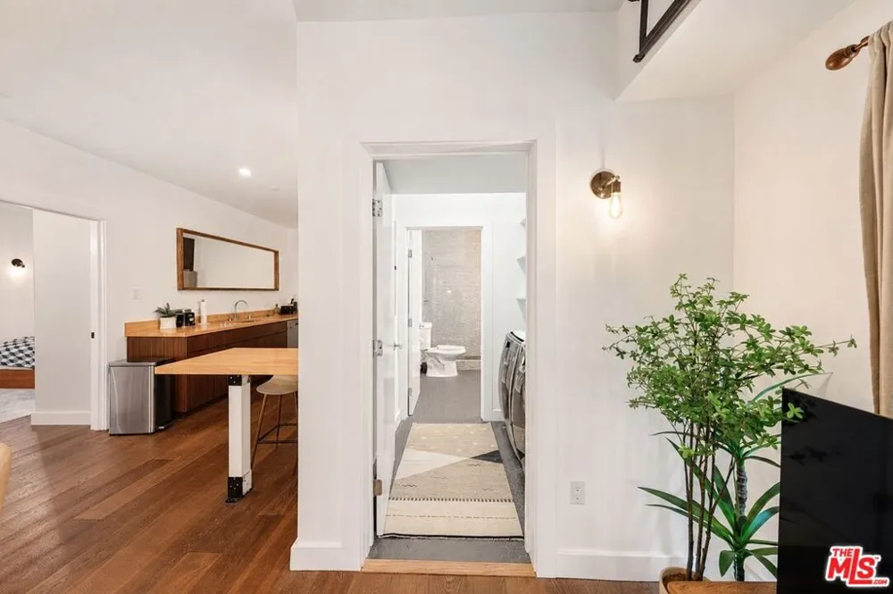 2230 Glendale Boulevard Los Angeles, CA 90039