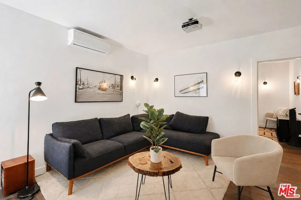 2230 Glendale Boulevard Los Angeles, CA 90039