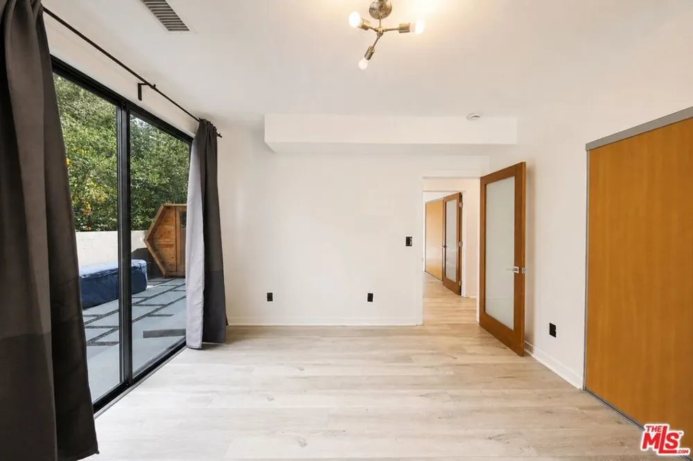 2230 Glendale Boulevard Los Angeles, CA 90039