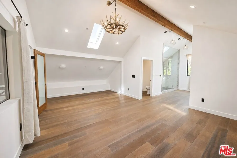 2230 Glendale Boulevard Los Angeles, CA 90039