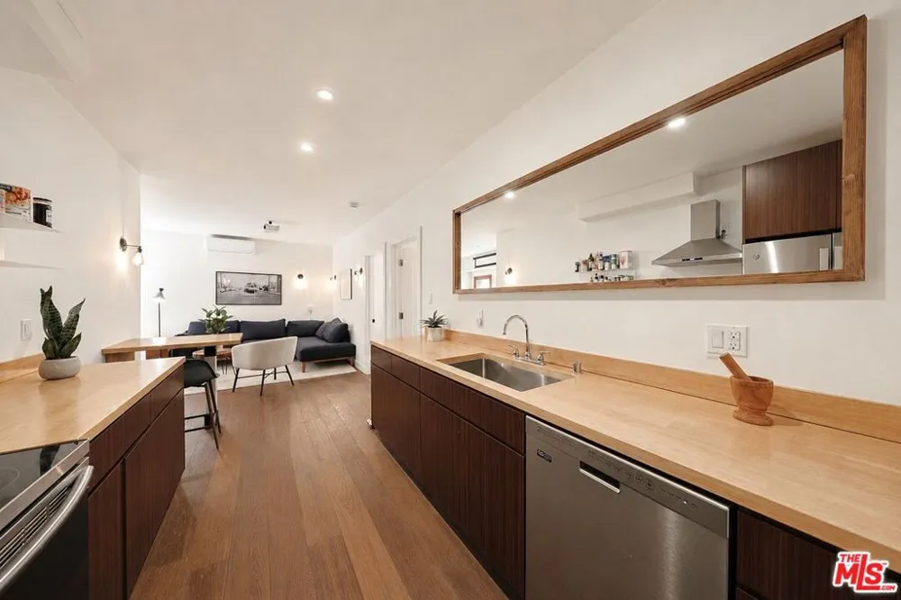 2230 Glendale Boulevard Los Angeles, CA 90039