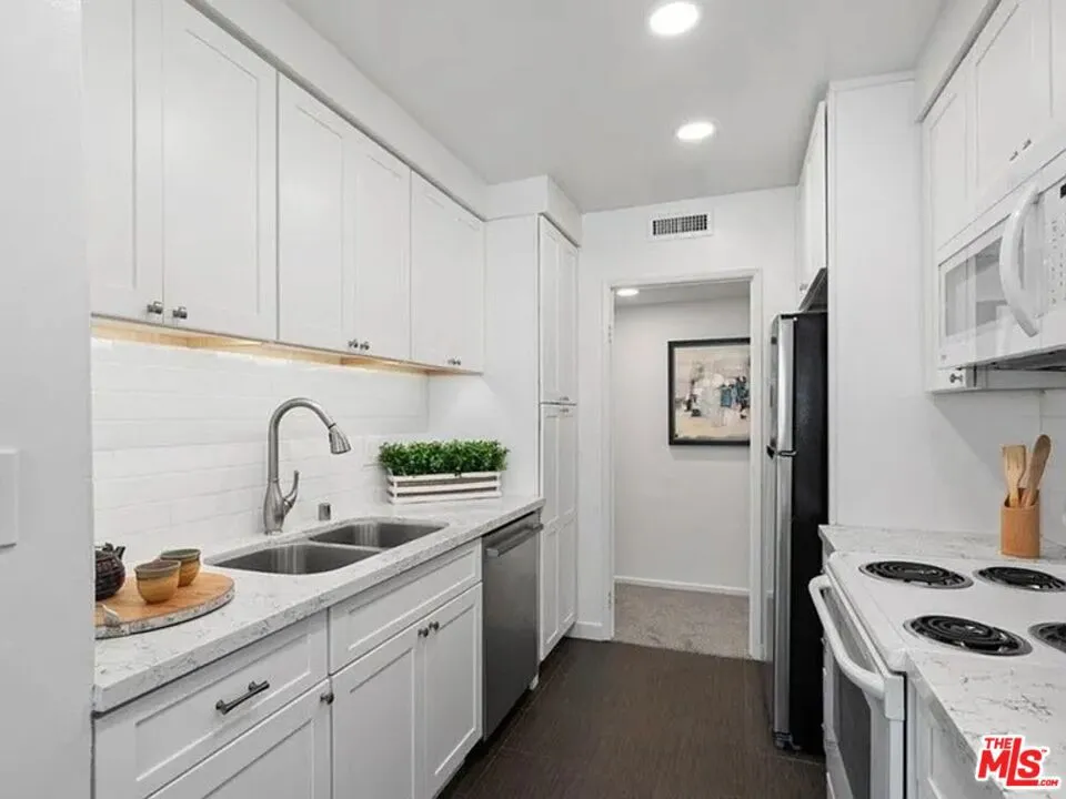 540 Kelton Avenue #2D Los Angeles, CA 90024