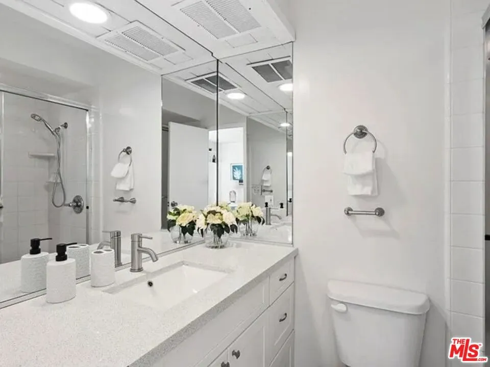 540 Kelton Avenue #2D Los Angeles, CA 90024