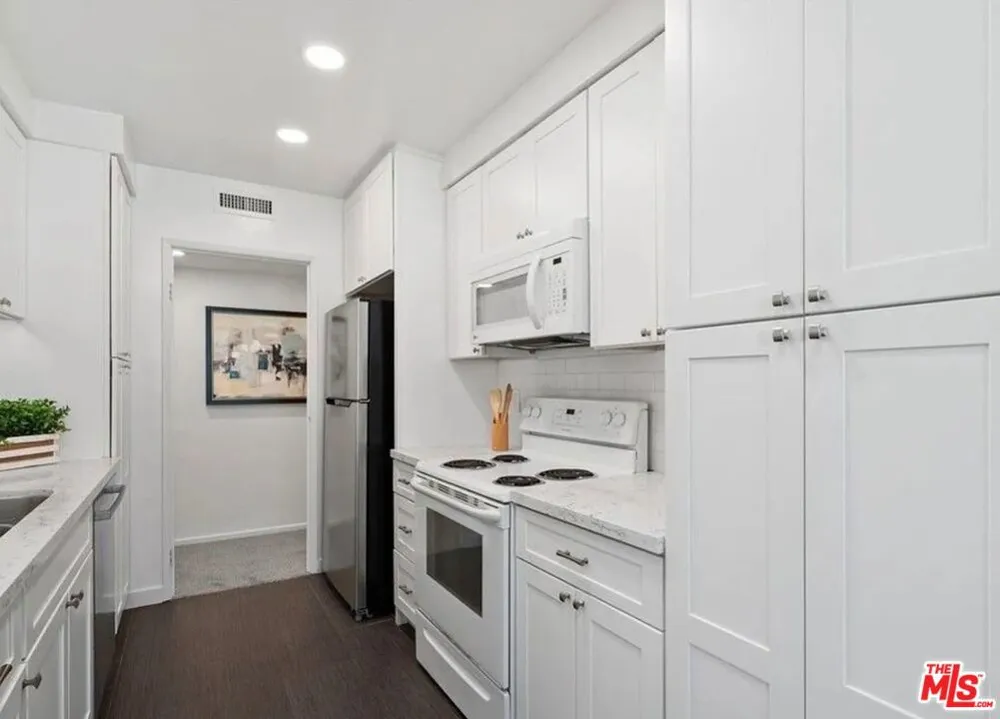 540 Kelton Avenue #2D Los Angeles, CA 90024