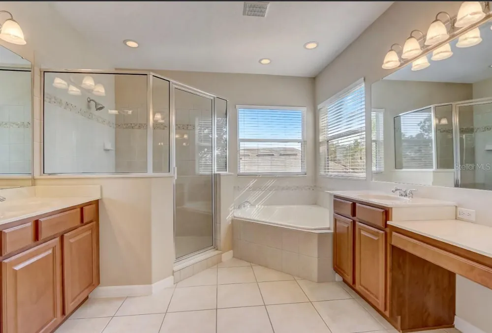 2971 LAKE JEAN DRIVE Orlando, FL 32817