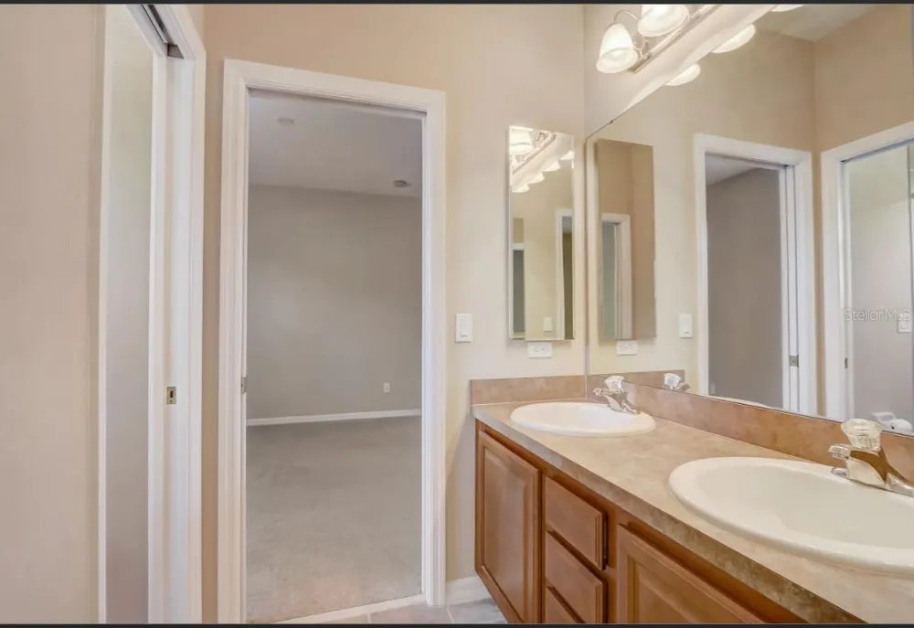 2971 LAKE JEAN DRIVE Orlando, FL 32817
