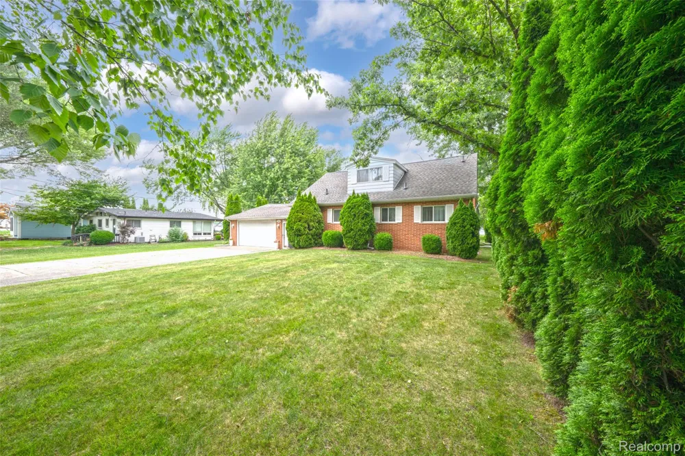 2080 Channel Drive Clay Township, MI 48028