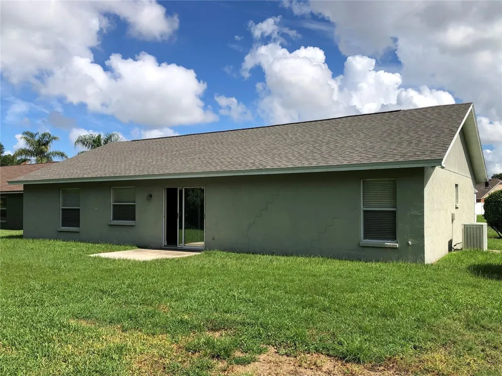 3072 THOROUGHBRED LOOP W Lakeland, FL 33811