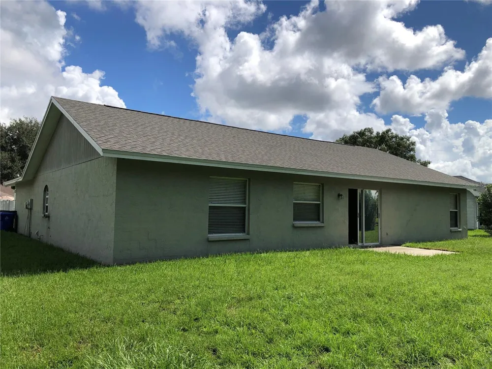 3072 THOROUGHBRED LOOP W Lakeland, FL 33811