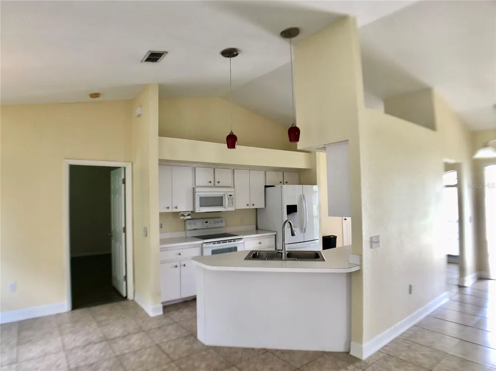 3072 THOROUGHBRED LOOP W Lakeland, FL 33811