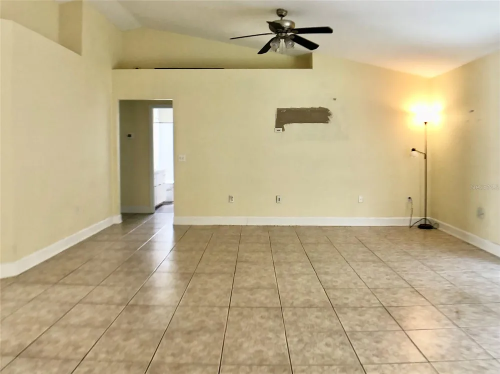 3072 THOROUGHBRED LOOP W Lakeland, FL 33811