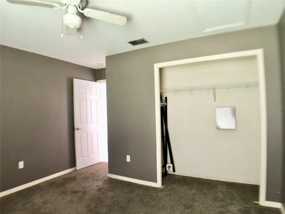 3072 THOROUGHBRED LOOP W Lakeland, FL 33811