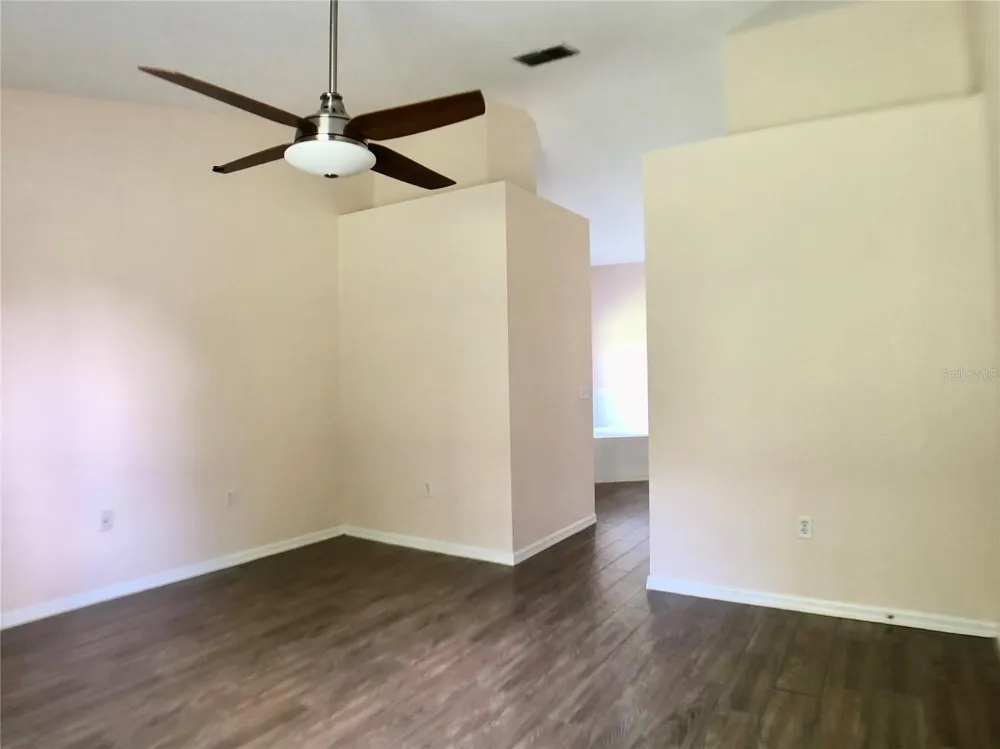 3072 THOROUGHBRED LOOP W Lakeland, FL 33811
