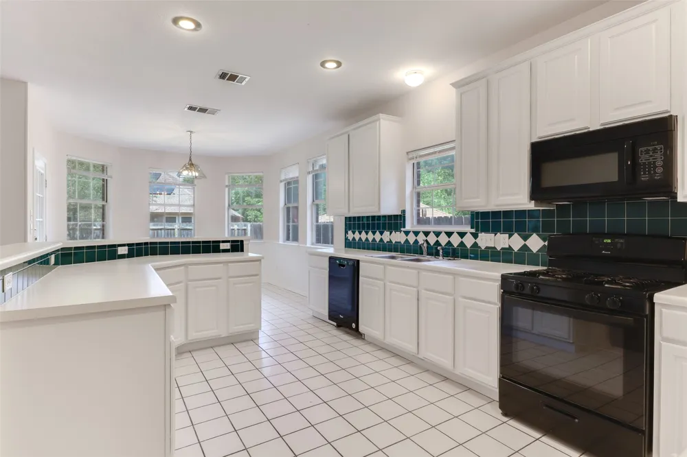 7726 Elkhorn Mountain Trail Austin, TX 78729