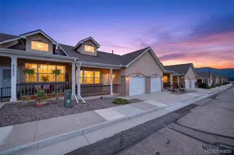 1223 Villa Grove