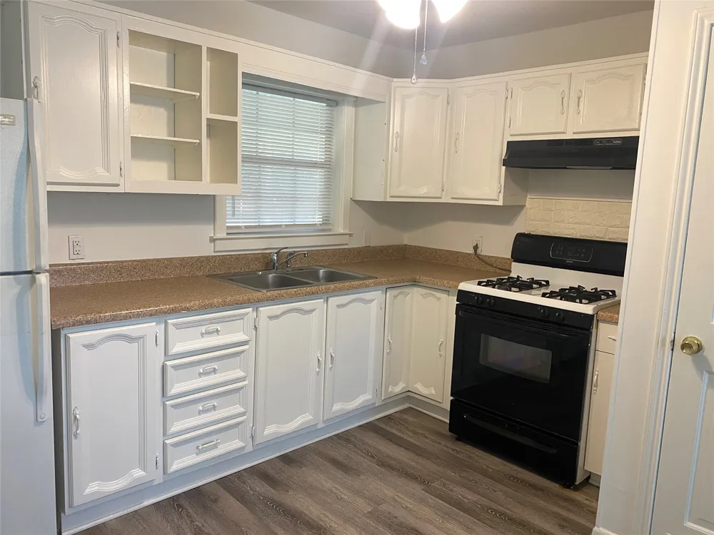 425 Wanda Way Hurst, TX 76053