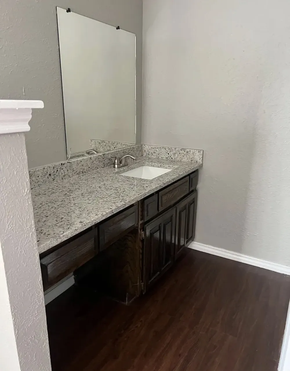 3012 Barrington Court Arlington, TX 76014
