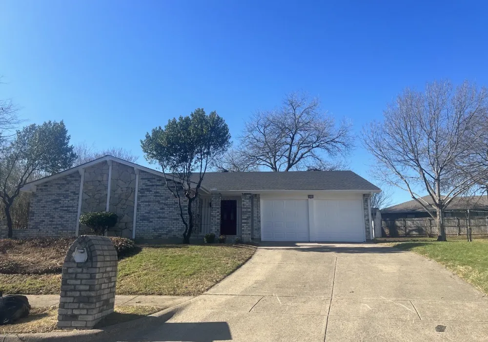 3012 Barrington Court Arlington, TX 76014