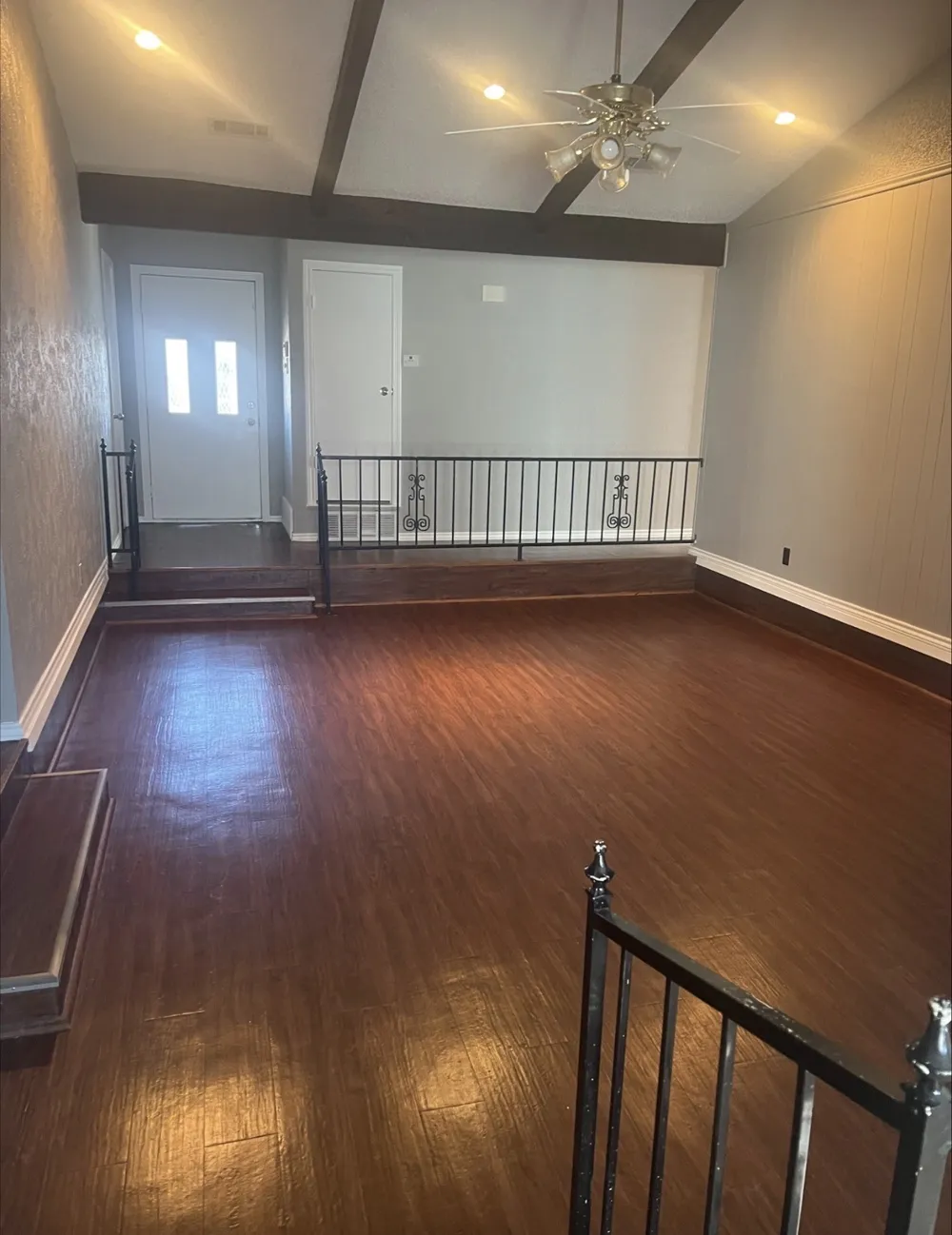 3012 Barrington Court Arlington, TX 76014