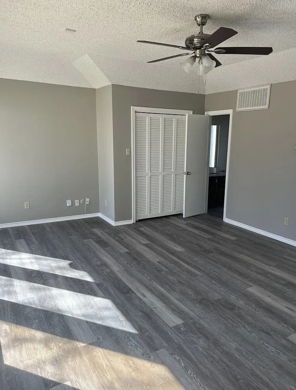 3012 Barrington Court Arlington, TX 76014