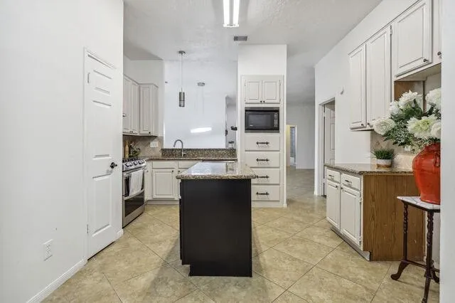 18617 NW Hiddenbay Way Drive Spring, TX 77379