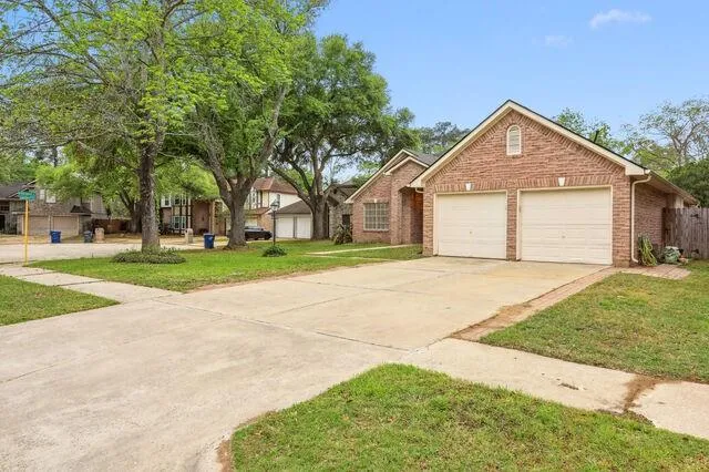 18617 NW Hiddenbay Way Drive Spring, TX 77379