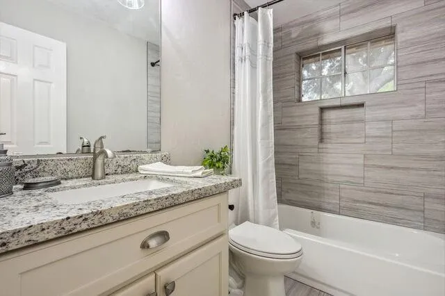 18617 NW Hiddenbay Way Drive Spring, TX 77379