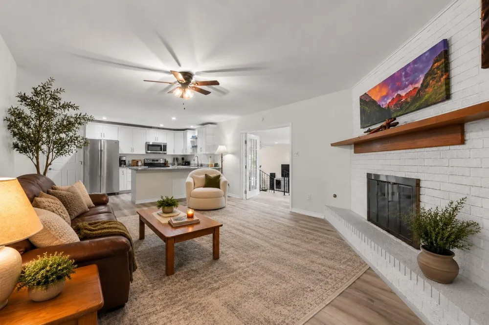 209 Summit Drive Conroe, TX 77303