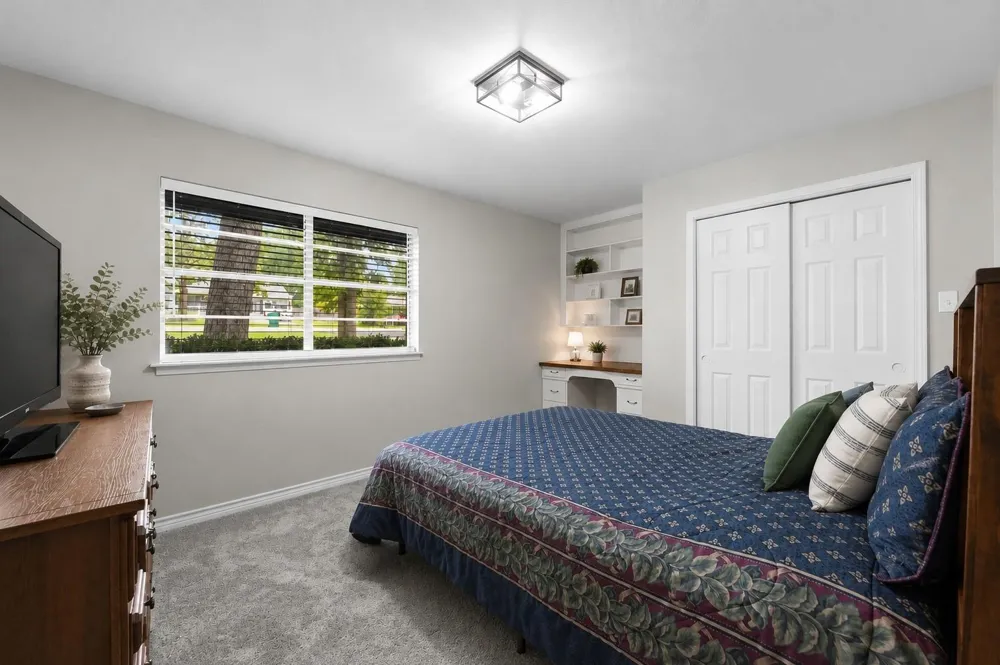 209 Summit Drive Conroe, TX 77303