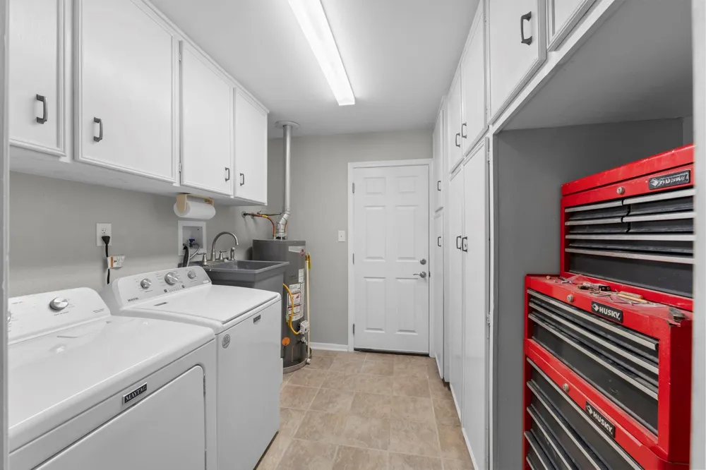 209 Summit Drive Conroe, TX 77303