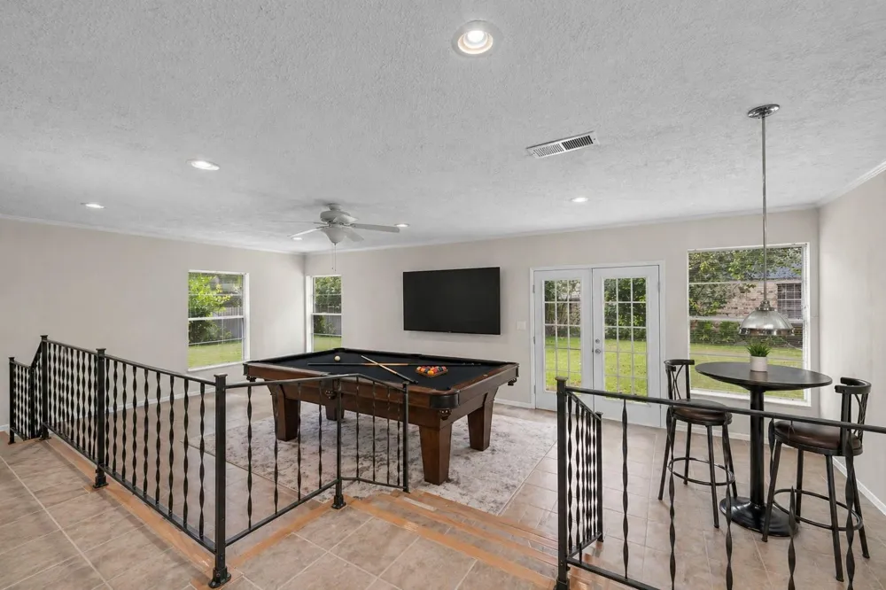 209 Summit Drive Conroe, TX 77303