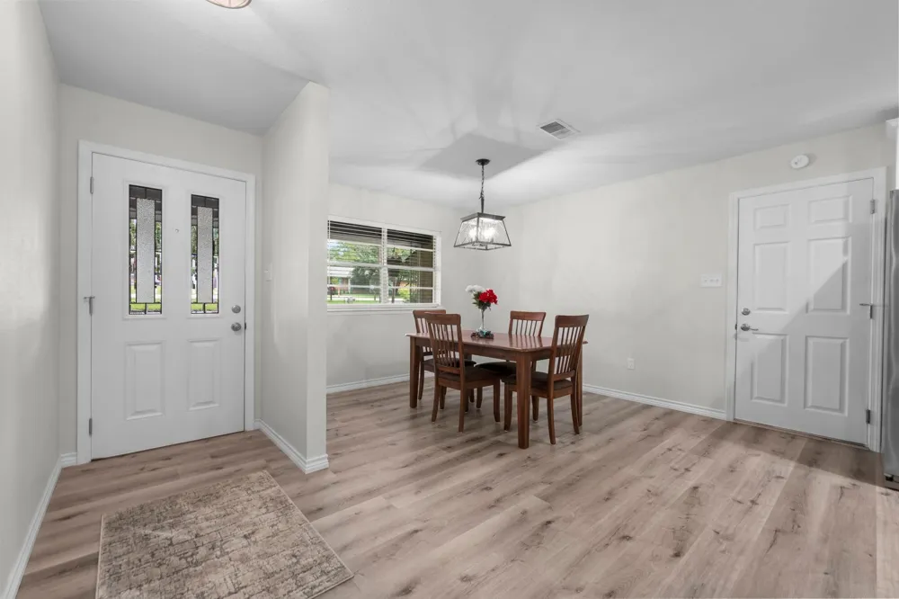 209 Summit Drive Conroe, TX 77303