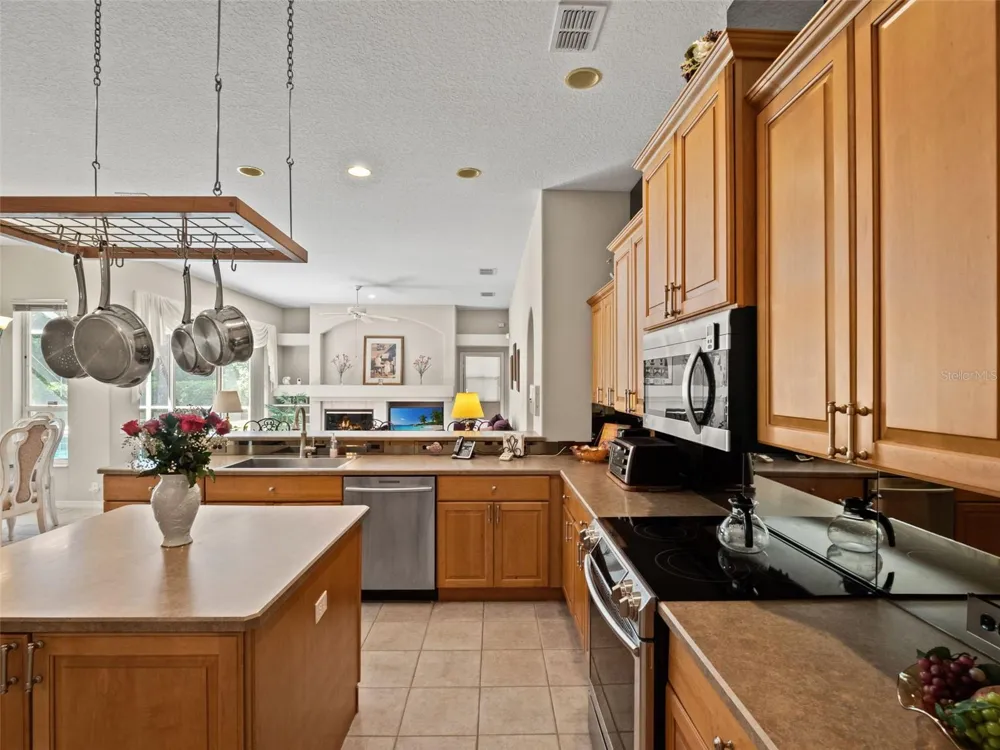 5325 LAKE BLUFF TERRACE Sanford, FL 32771