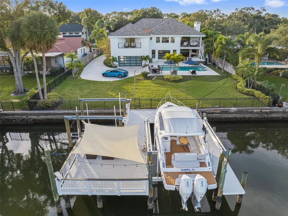 4213 DEEPWATER LANE Tampa, FL 33615